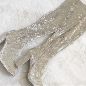 💗Cream crushed velvet thigh high boots🤍